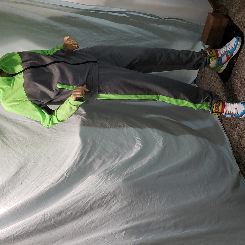 Unbranded Grey and Neon Green Super Lightweight Unisex Track Suit Size Med/ Lg